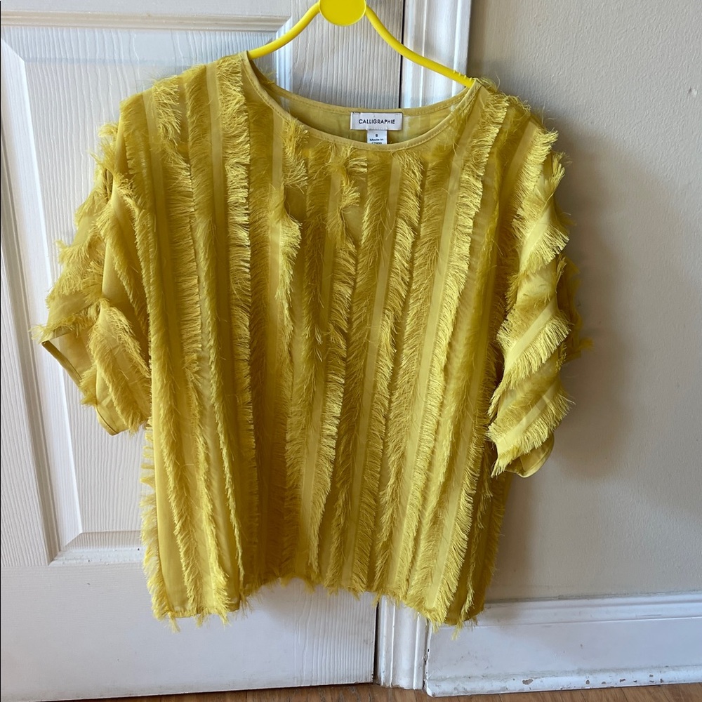 Calligraphie Yellow Textured Fringe Blouse, size Small, EUC